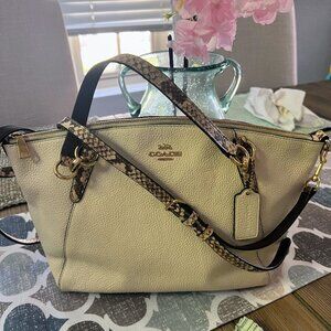 Coach F38992 Tote – Cream Pebbled Leather w/ Snakeskin Straps | Stylish & Roomy